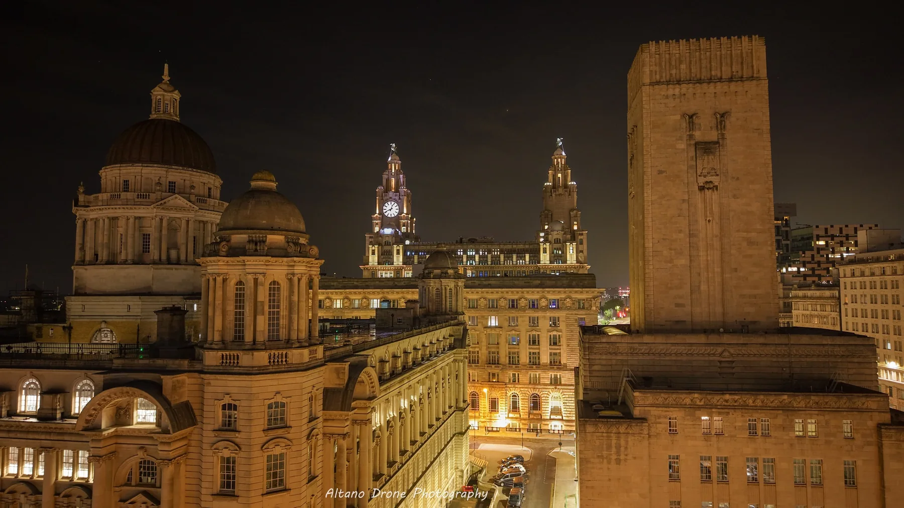 Liverpool’s historic waterfront, Night city architecture
