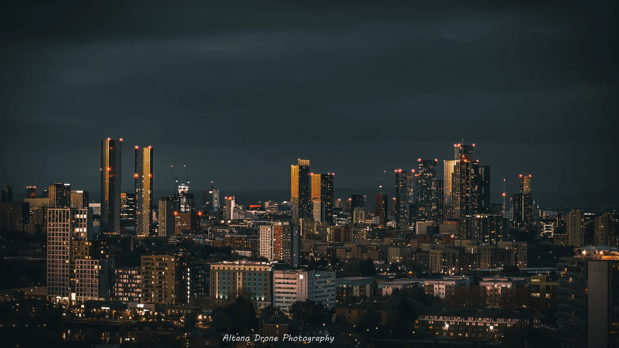 Manchester after Dark, Manchester skyline