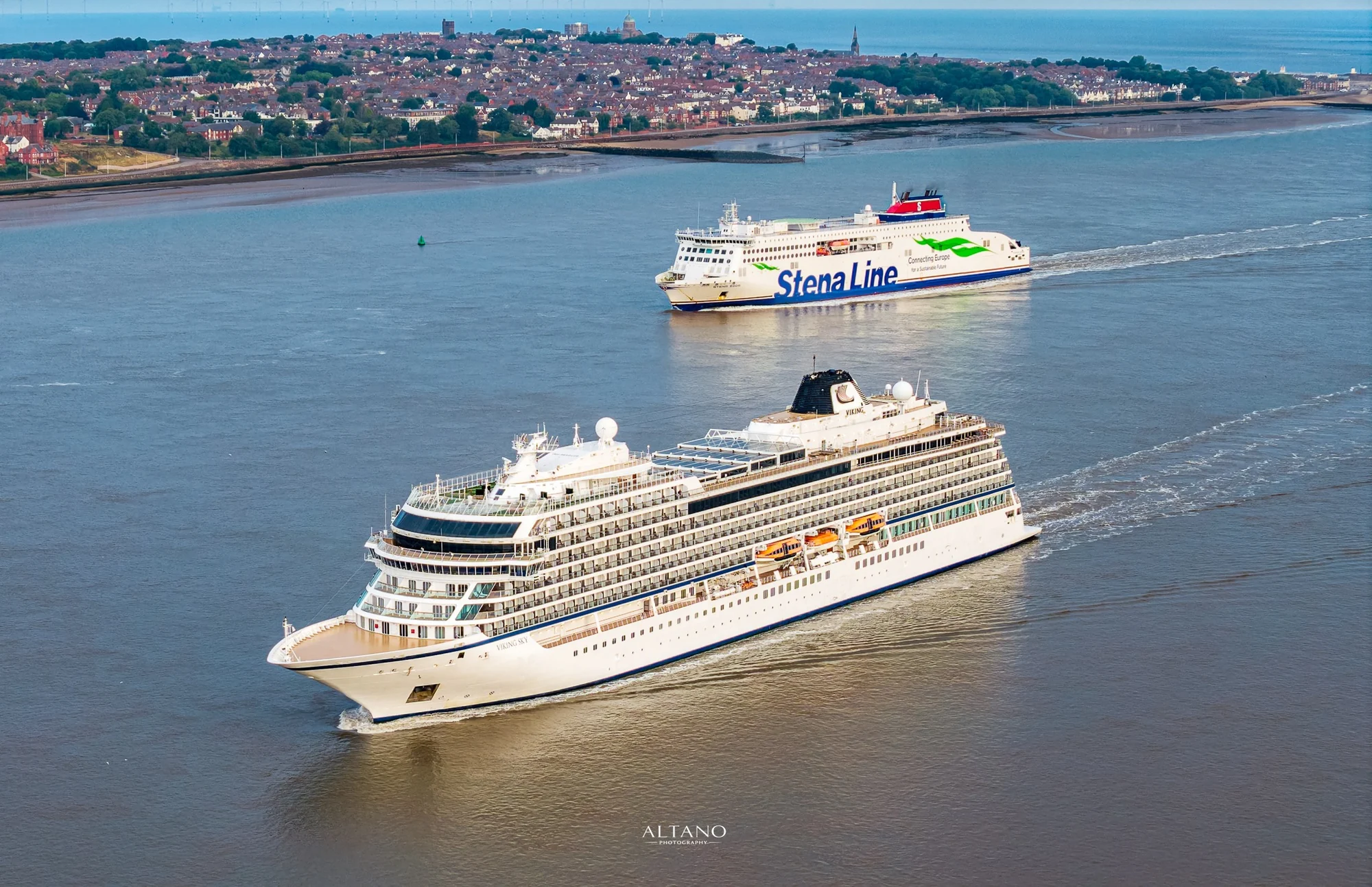 Viking Sky on the Mersey, River Mersey